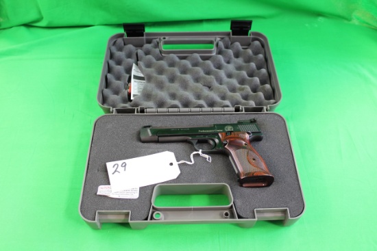 Smith & Wesson .22 Performance Center Model 41 Automatic, s/n UDS1458