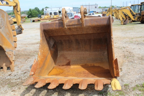 Hensley 72" Excavator Bucket w/side cutters