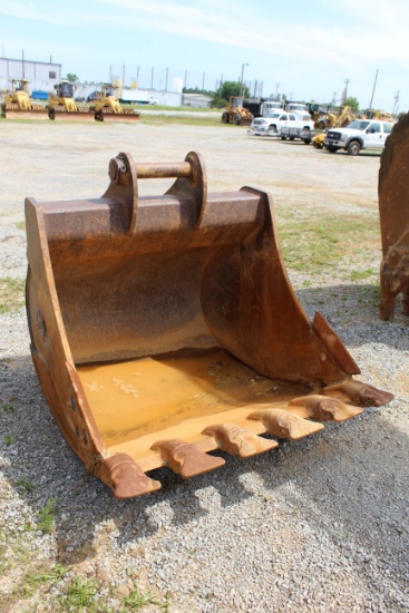 Hensley 54" Excavator Bucket w/side cutters
