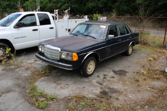 1981 Mercedes Benz 300D, Diesel, Automatic, ODO 275,991 Vin WDBAB30A9BB2269