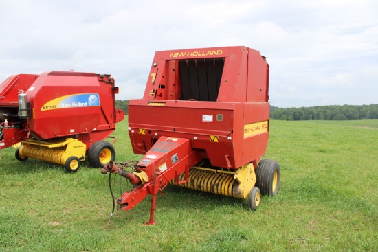 New Holland 650 Auto-Wrap Round Baler