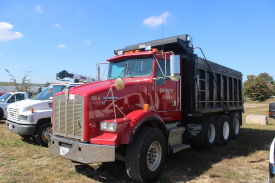 1999 Kenworth T-800 Tri-Axle Dump Truck