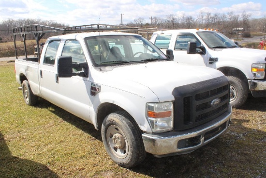 2008 Ford F350 Super Duty Crew Cab w/ Power stroke Diesel, Automatic, w/ La