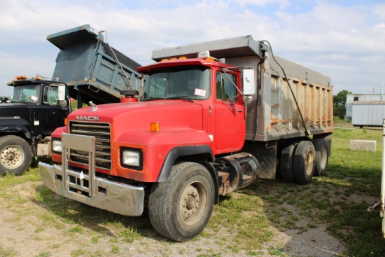 2000 Mack RD6885 Dump Truck
