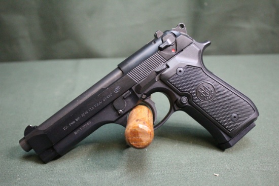 Beretta M-9 9mm Semi Automatic