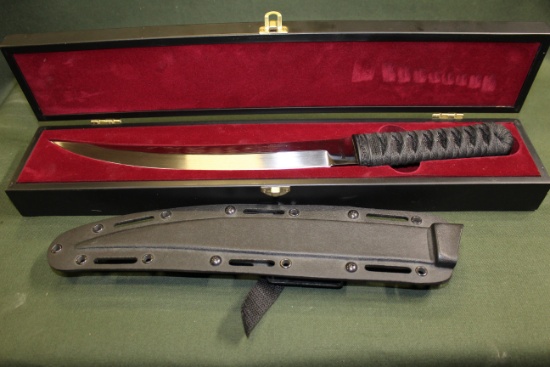 CRKT HISSHOU ( "Certain Victory" )Sheath & Presentation Box