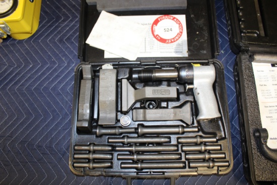 Pneumatic Rivet Gun