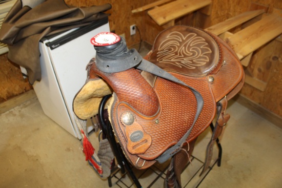 Crates Saddle