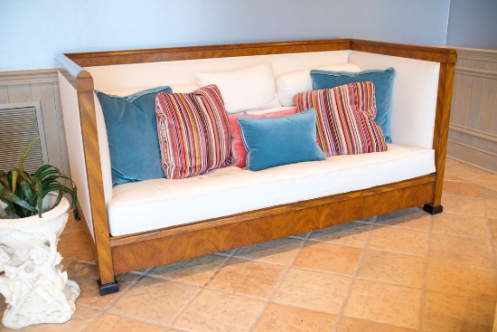 Biedermeier European 1830 - 1850 Day bed mahogany and burl veneer covered i