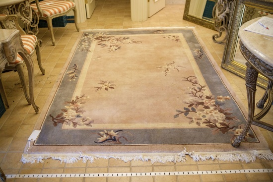 Contemporary Chinese Rug machine made, Approx. 6' x 9'