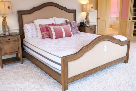 Schadig Homes, King bed headboard & footboard in fumed oak, - with pillows