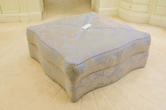 Ottoman w serpentine sides rope welt trim, Approx.   18"H x 42"W