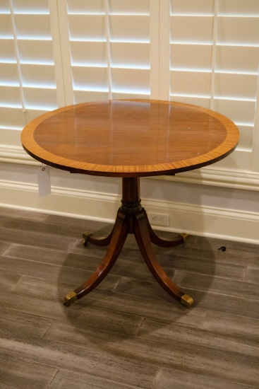 Round Sheraton revival breakfast table mahogany w/banded edge pedestal, 4 l