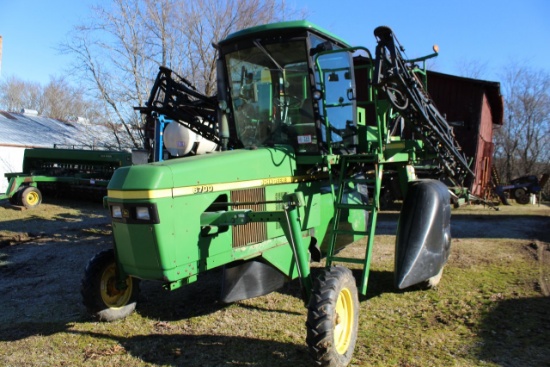 John Deere 6700, Self Propelled sprayer, w/60 ft booms, showing 1240 hours,