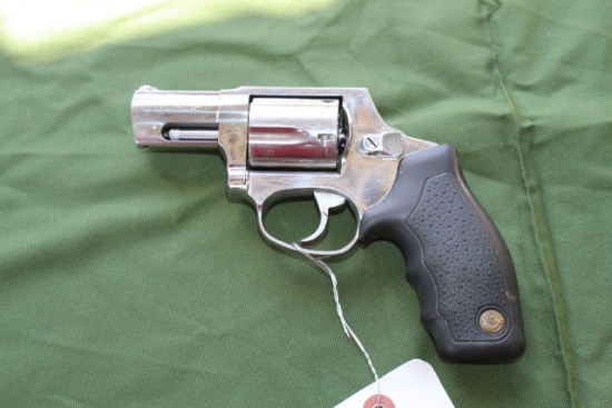 Taurus, 2-605129C Revolver Double Action, 2.25" Barrel, 5 shot, hammerless,