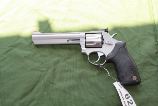 Taurus , Model 66, 6.5" barrel, 7 Shot, S/N HN897627, Caliber - .357 magnum