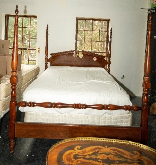 Full Size Wooden Poster Bed