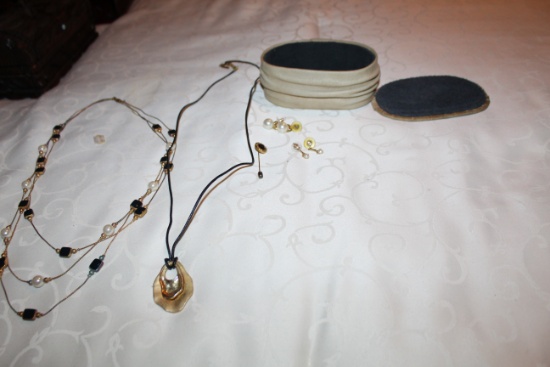 Leather Lined Jewelry Box With 6 Pieces Costume Jewelry (2 Necklaces, Hat P
