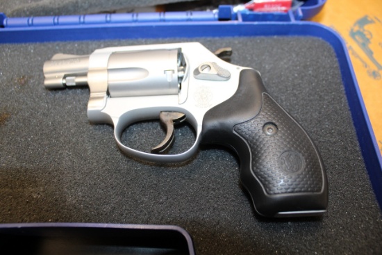 Smith & Wesson 637-2 Airweight .38 Caliber Revolver, 5 Round Capacity With