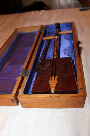 Traditional Mongolian Morin Khuur Two String Horse Head Fiddle With Case