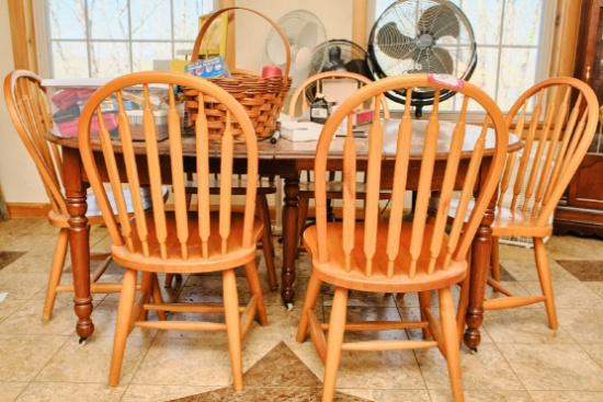 Wooden Dining Room Table & 6 Chairs