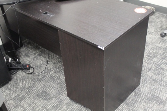"L" Shaped Press Wood Desk w/2 Drawers, 1 Door