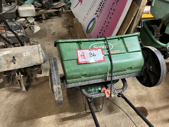 (2) Spreaders - 1 Broadcast, 1 - Drop Spreader
