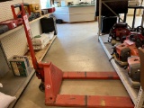 BT 5000 lb Pallet Jack