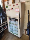 Hot Point Over/Under Refrgerator/Freezer