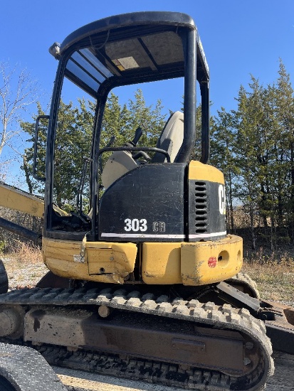 2005 CAT 303 CR Mini Excavator with Push Blade and Thumb