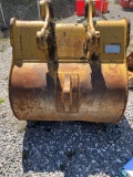 (1) CAT 320 Bucket - Size 48 in