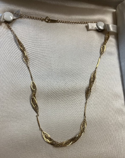 14K Yellow Gold Twisted Link Necklace, 16" Length