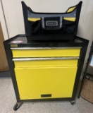 Stanley Metal Toolbox on wheels with 2 Drawers, 1 Cabinet + 1 Stanley Cloth
