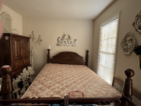 Wooden Queen Size 4 Post Bed