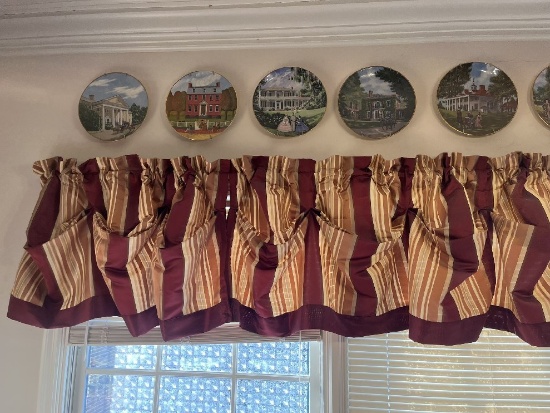 Approx 19 Presidential/Historical Themed Plates plus Wall Hangers
