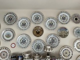 (46) Presidents of the United States Display Plates with Wall Hangers