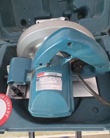 Makita Corded Circular Saw in Plastic Case plus Makita Reciprocating Saw (m
