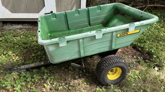 John Deere Tow-behind Single Axle Wagon