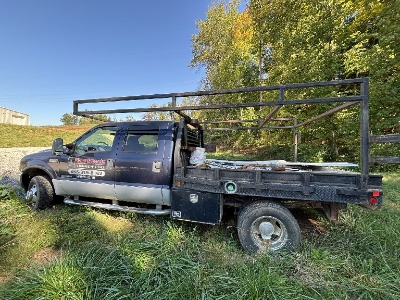 2002 Ford F-350 Super Duty Crew Cab 4x4 Dually (DRW) Flatbed Truck