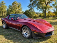 1981 Chevrolet Corvette C3 Sport Coupe - 5.7L (350 CI) V8 – Early Bowling Green Production