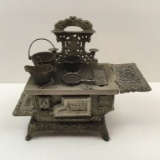 VINTAGE EAGLE CAST IRON TOY STOVE