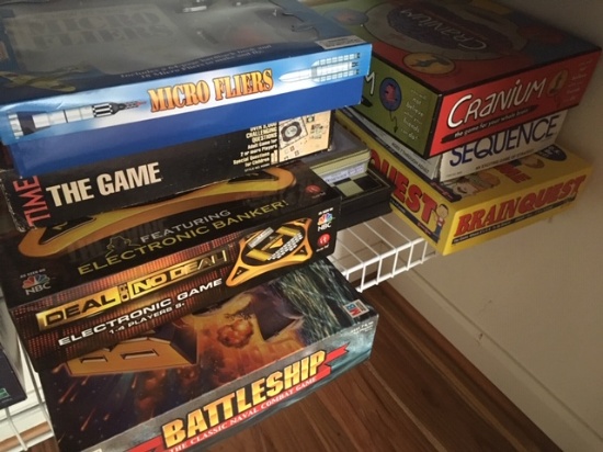 LARGE GROUP OF GAMES