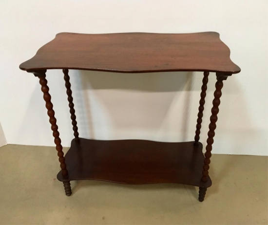 VINTAGE MAHOGANY SIDE TABLE