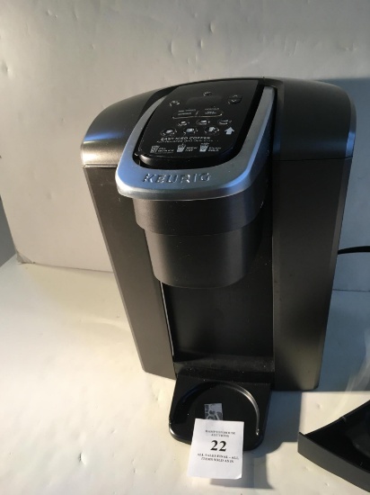 KEURIG COFFEE MACHINE