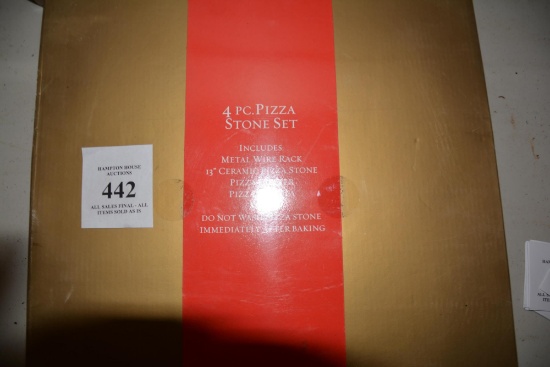 4 PC PIZZA STONE KIT AND 2 MEATLOAF PANS