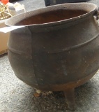 CAST IRON POT