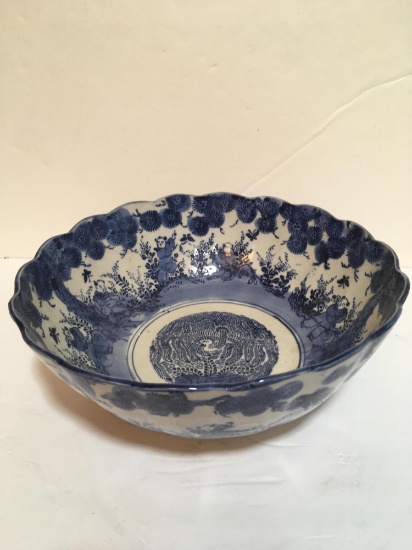 LARGE ASIAN BLUE AND WHITE BOWL