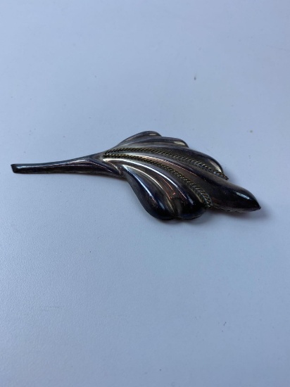 MEXICAN STERLING LEAF PIN