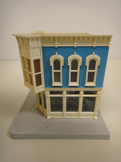 MTH CORNER BUILDING