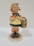 HUMMEL - SINGING GIRL - CROWN & BEE MARK